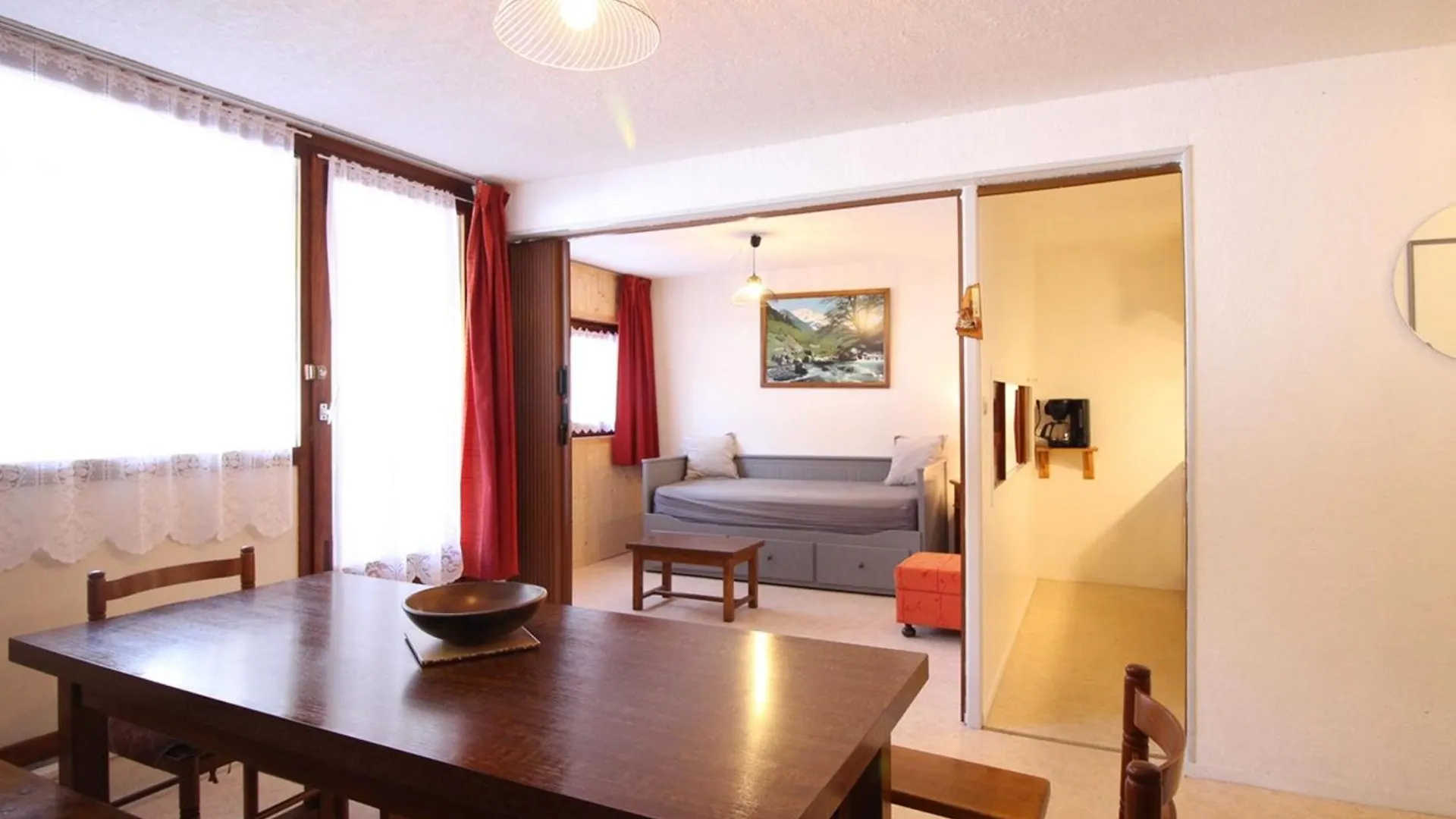 Appartement F2 Au Pied Des Pistes Avec Balcon, Parking Et Local A Skis - Fr-1-415-62 Le Mont-Dore 0*,  France
